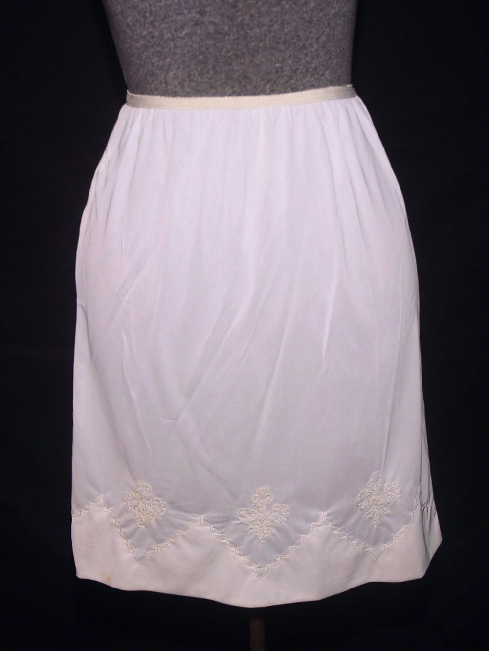 VTG 60's White Nylon Half 1/2 Slip Floral Hem Embroidery Size SM Elastic Waist - Picture 1 of 4